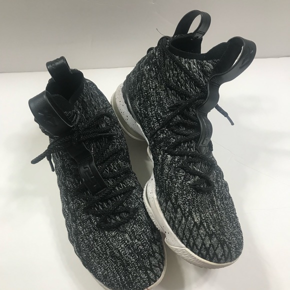 Nike LeBron James shoe - Picture 8 of 8